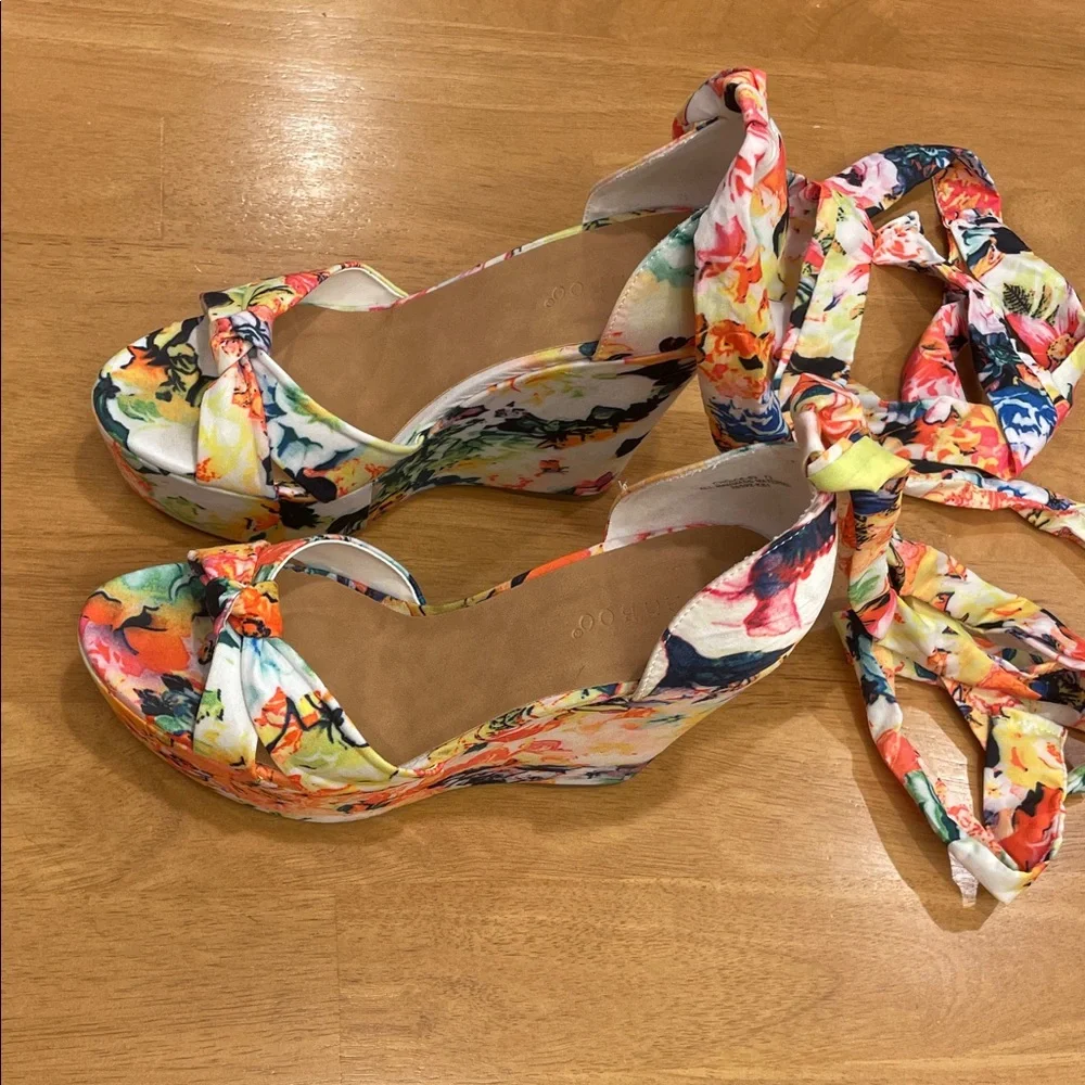 Bamboo Floral Choice-63 Peep Toe Women's Espadrille Wrap Around Wedges Size 7.5